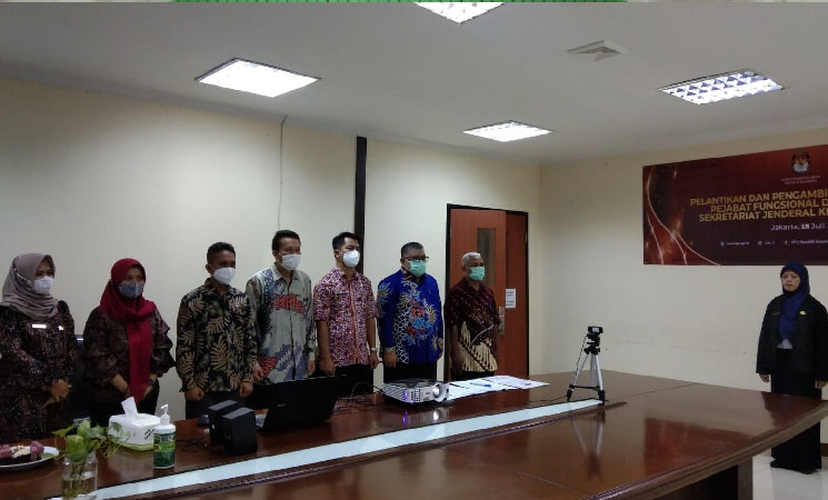 Pelantikan_Pejabat_Fungsional_KPU.jpg