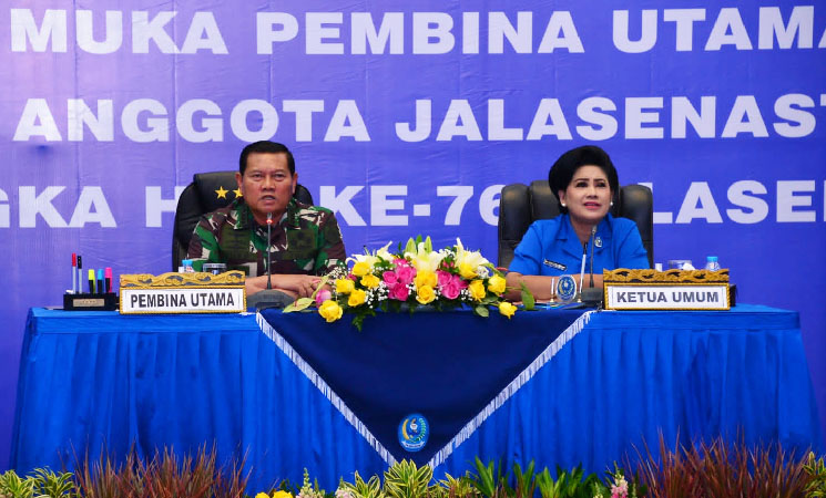 istri-prajurit-tni-al-harus-mematuhi-aturan-kedinasan